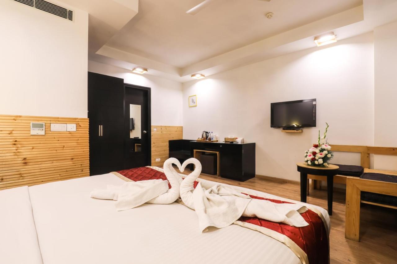 Siesta Basil - Okhla Hotel Új-Delhi Kültér fotó
